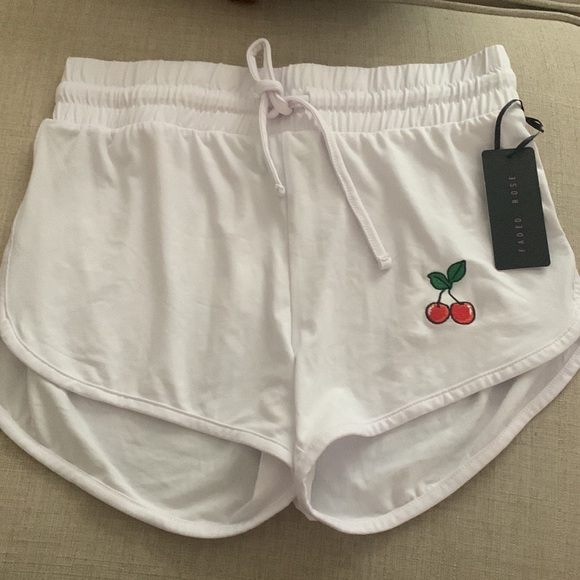 FADED ROSE Short - Picture 2 of 6